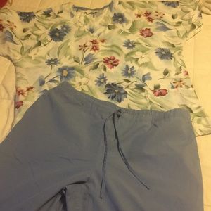 Women’s scrubs